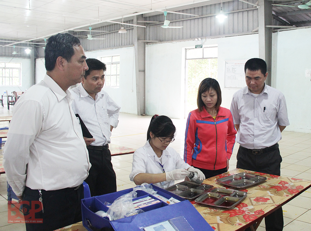 Triển khai công tác quản lý nhà nước về an toàn thực phẩm của ngành y tế tỉnh Bắc Giang năm 2021