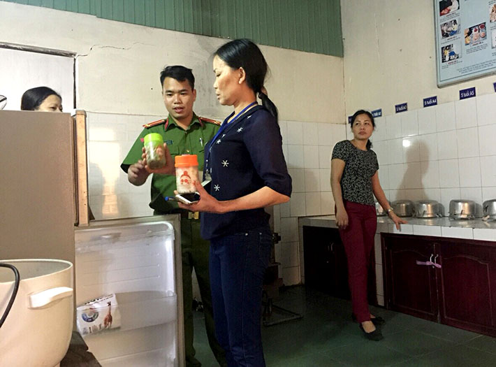 Tân Yên tăng cường kiểm tra vệ sinh an toàn thực phẩm dịp Tết và Lễ hội Xuân 2019