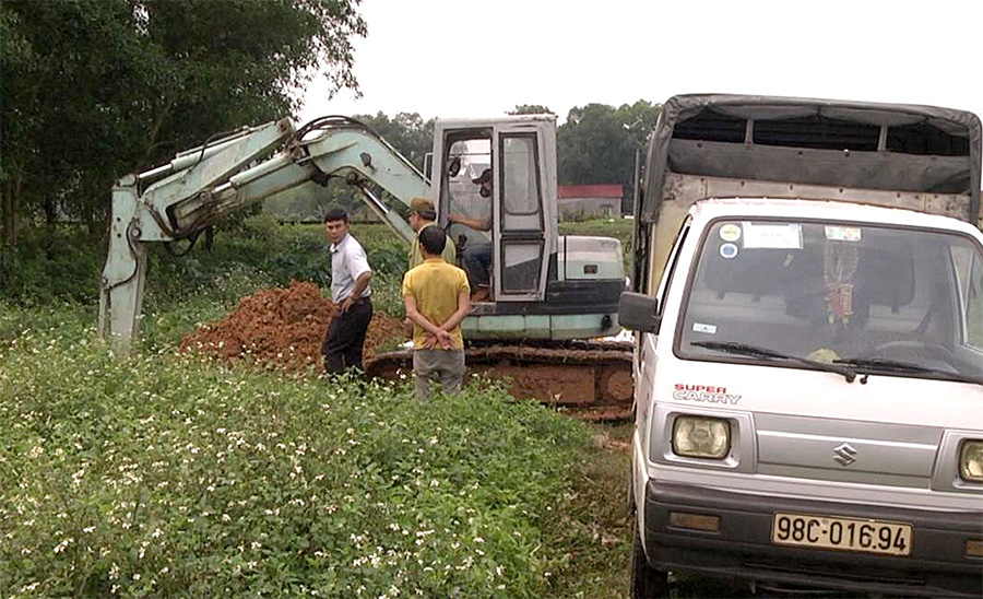 Tân Yên: Chôn hủy trên 200 kg thịt lợn không đảm bảo yêu cầu vệ sinh ATTP