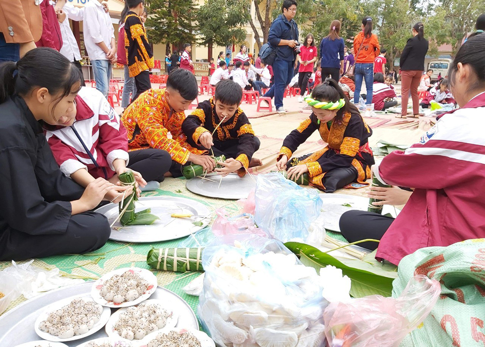 Chú trọng bảo đảm an toàn thực phẩm trong hoạt động vui Tết ở trường vùng cao huyện Sơn Động